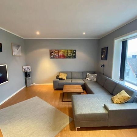Nice And Central Apartment In Quiet Area Ålesund Exteriör bild