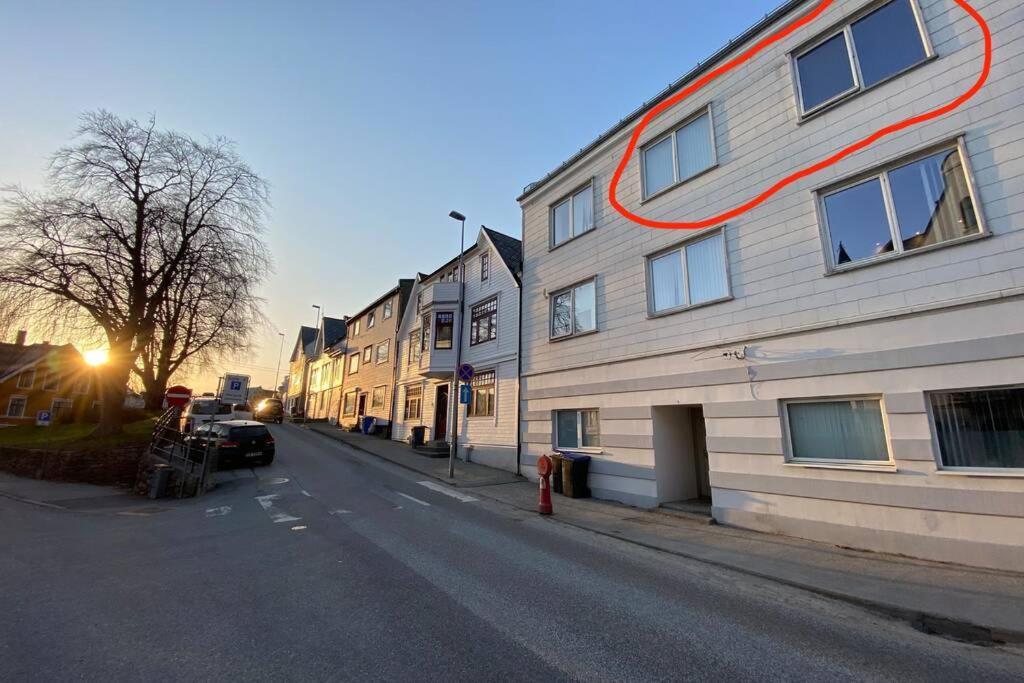Nice And Central Apartment In Quiet Area Ålesund Exteriör bild