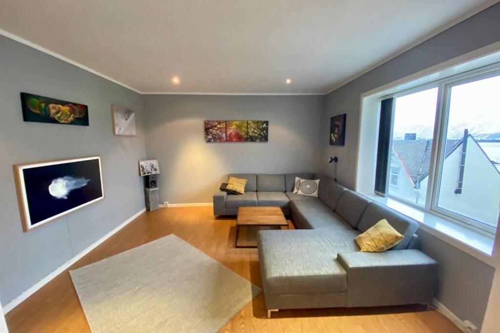 Nice And Central Apartment In Quiet Area Ålesund Exteriör bild