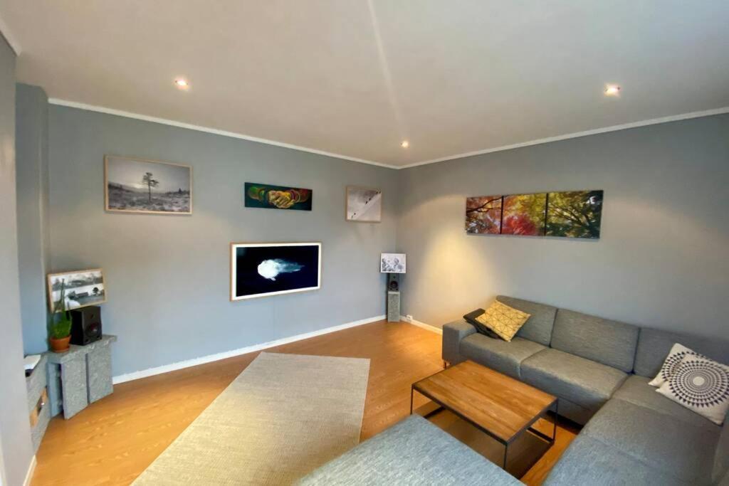 Nice And Central Apartment In Quiet Area Ålesund Exteriör bild
